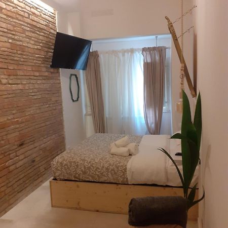 Arco Del Sacramento Casa Vacanze Беневенто Стая снимка